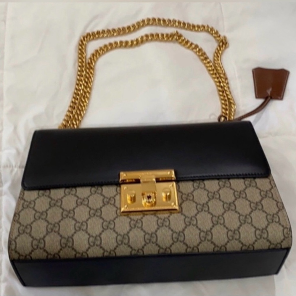GUCCI Padlock medium GG
shoulder bag./ Cross Body - Picture 3 of 7